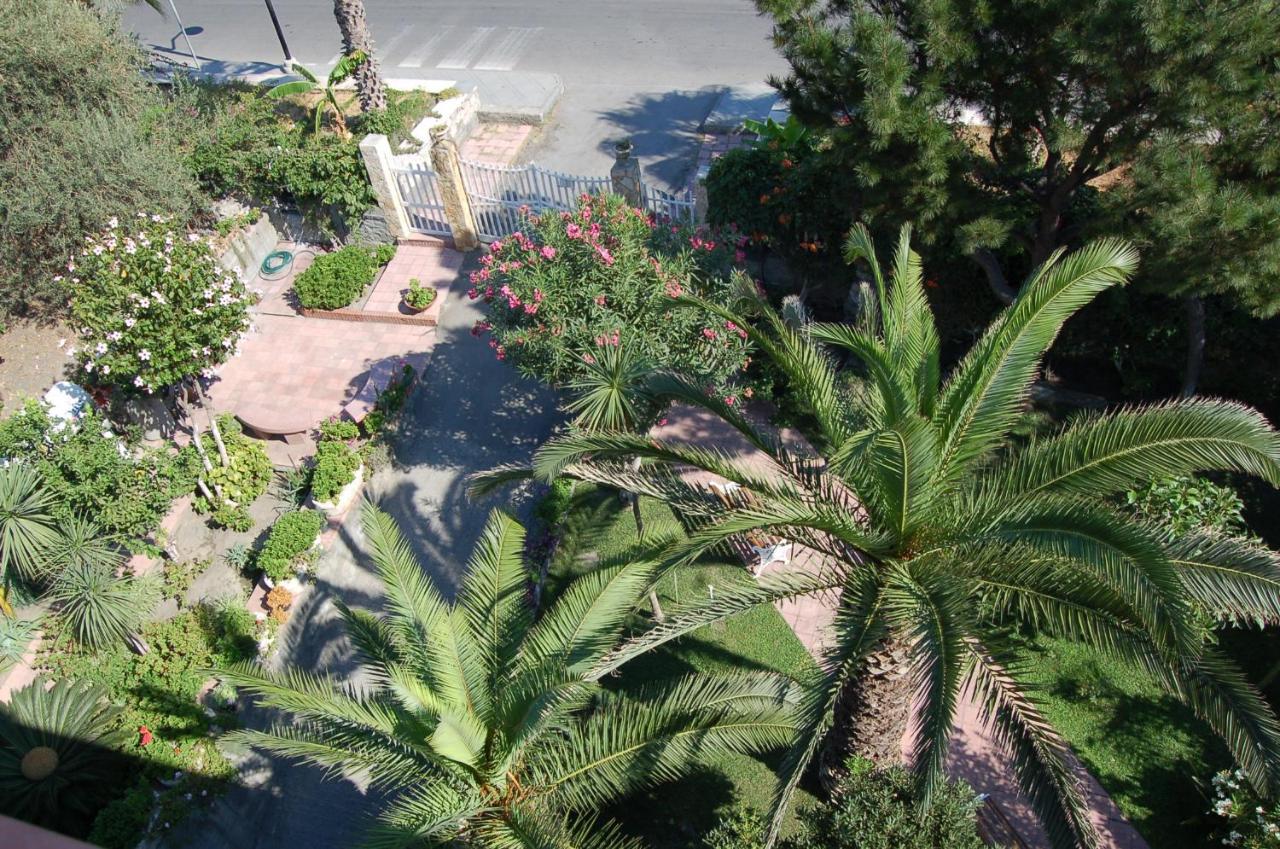 Le Zagare Apartments SantʼAlessio Siculo 外观 照片
