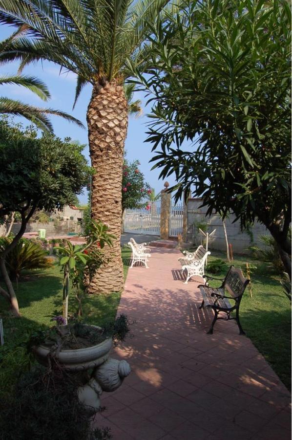 Le Zagare Apartments SantʼAlessio Siculo 外观 照片