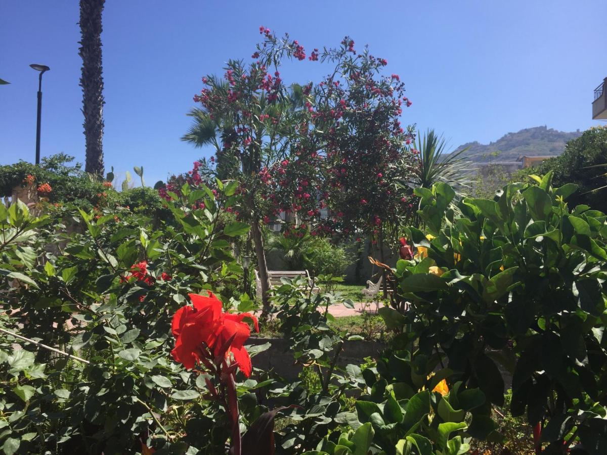Le Zagare Apartments SantʼAlessio Siculo 外观 照片