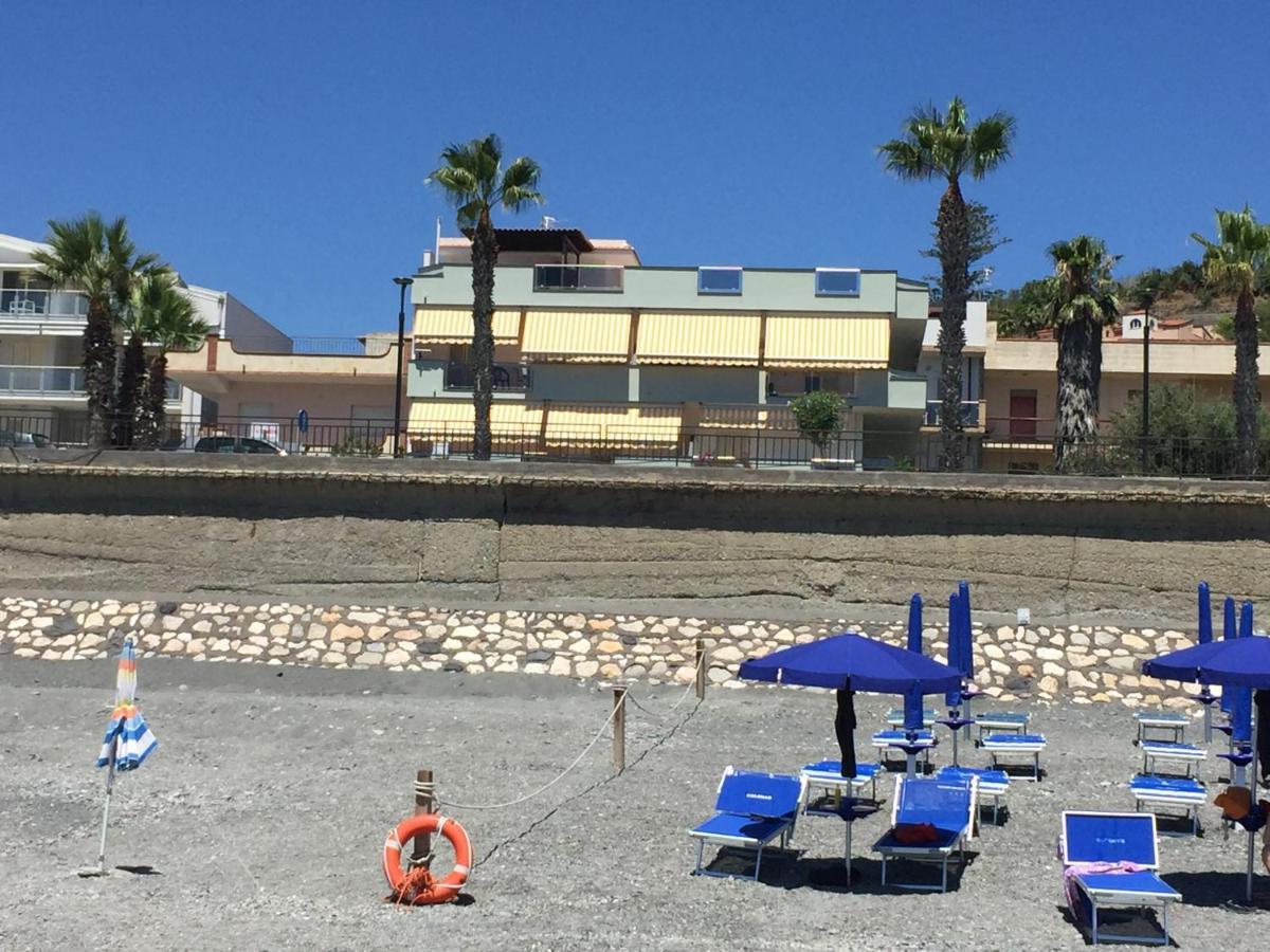 Le Zagare Apartments SantʼAlessio Siculo 外观 照片