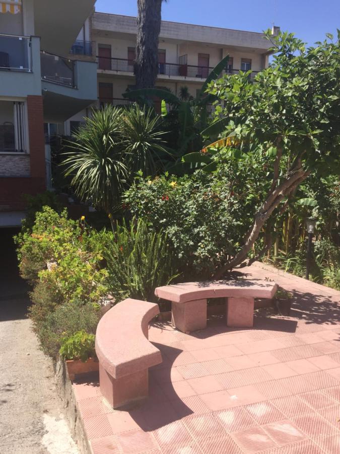 Le Zagare Apartments SantʼAlessio Siculo 外观 照片