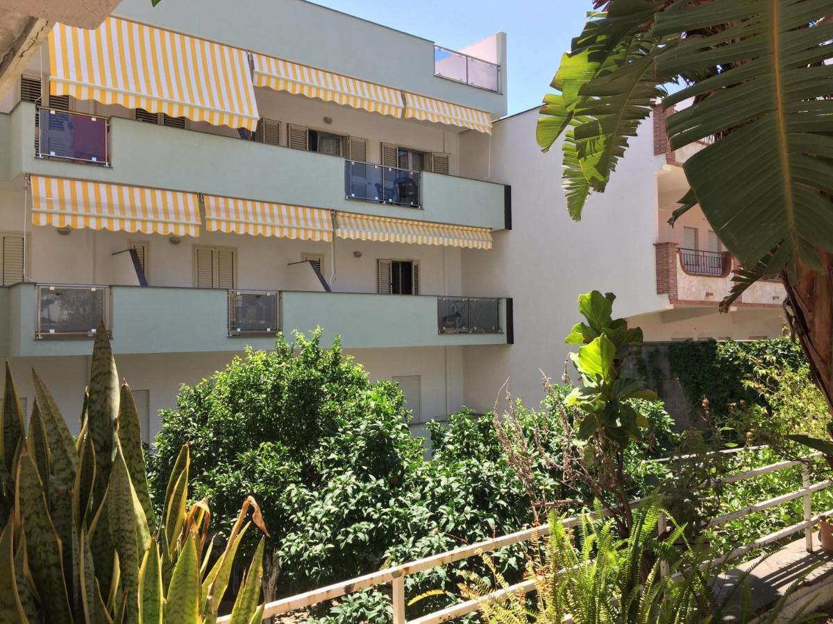 Le Zagare Apartments SantʼAlessio Siculo 外观 照片