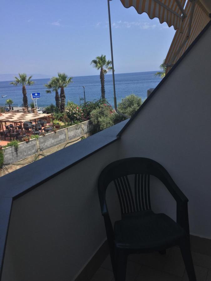 Le Zagare Apartments SantʼAlessio Siculo 外观 照片